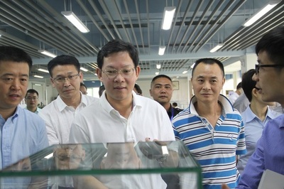 珠海一職實驗學(xué)校、新青科技園齊獲市長鄭人豪點贊-教育頻道-手機