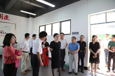 魯昕會長到珠海城市職業(yè)技術(shù)學院調(diào)研并作報告